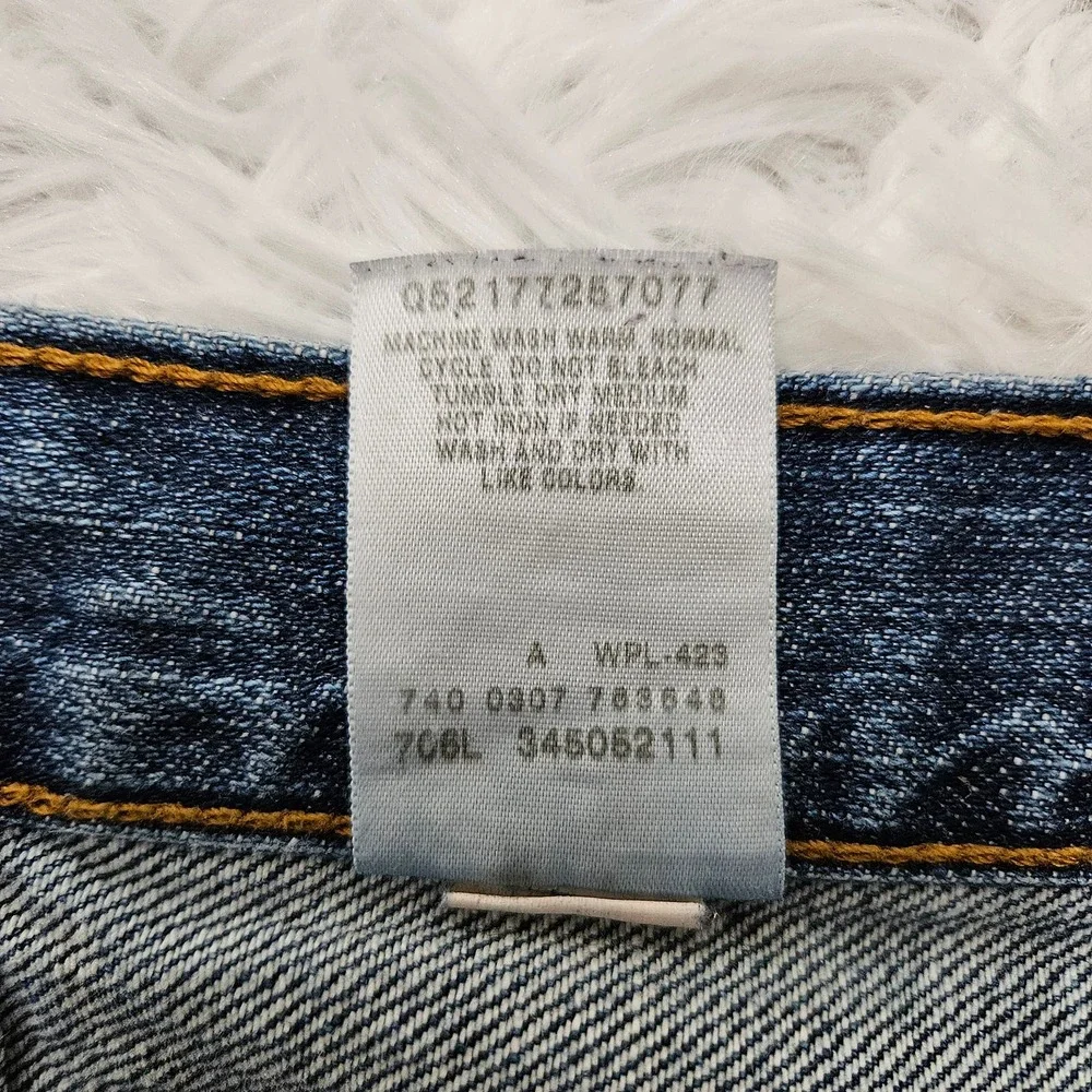 Levi's Women's Medium Blue Denim Raw Hem High Rise 505 Shorts. Size 36 - Picture 5 of 9